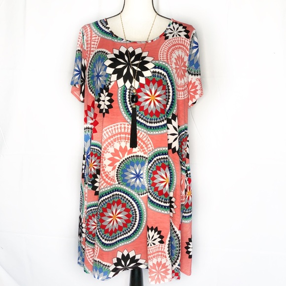 Spin USA Dresses & Skirts - NWOT 3X Medallion Dress with pockets